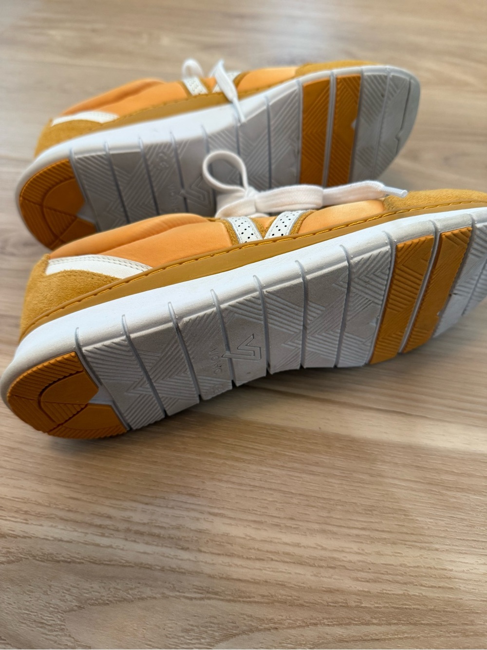Vionic Nana Womens Sneakers Mustard Lace Up Shoe Size 8.5 - Picture 5 of 10